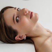 Cercei argint cu perle naturale albe și cristale, cu tortițe DiAmanti SK25472EL_W-G